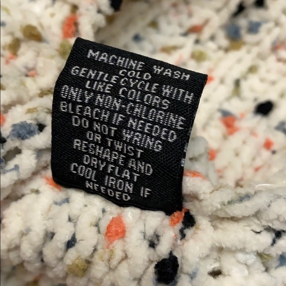 Cropped White & Speckled Soft Knit Sweater - Picture 10 of 13